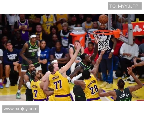 斯玛特底角超远三分命中 湖人赛前训练引关注 小吧现场观看 斯玛特底角超远三分命中 湖人赛前训练引关注 小吧现场观看